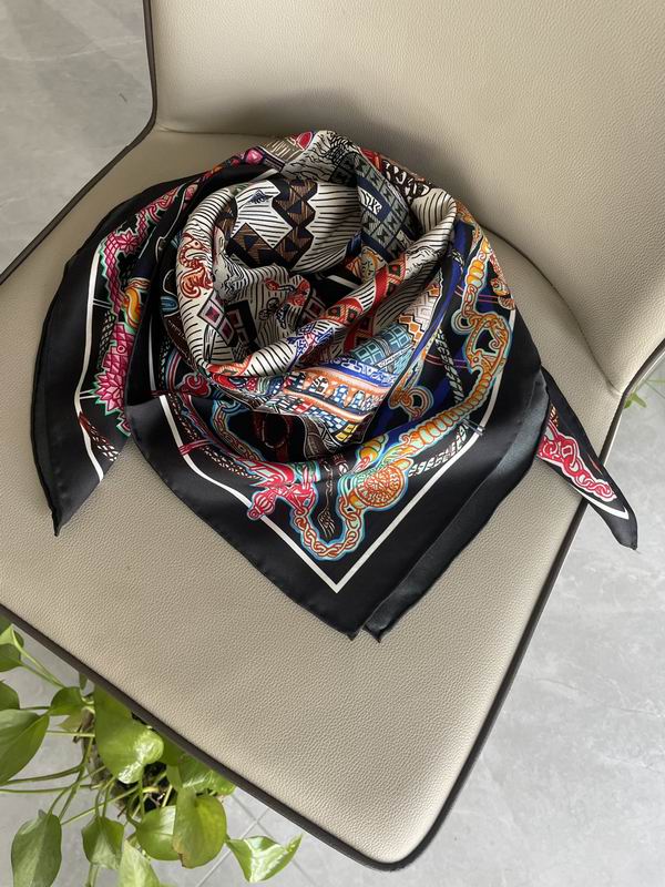 Hermes  silk scarf 90X90cm E13 (8)